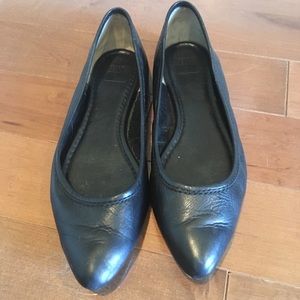 FRYE pointes toe ballet flats